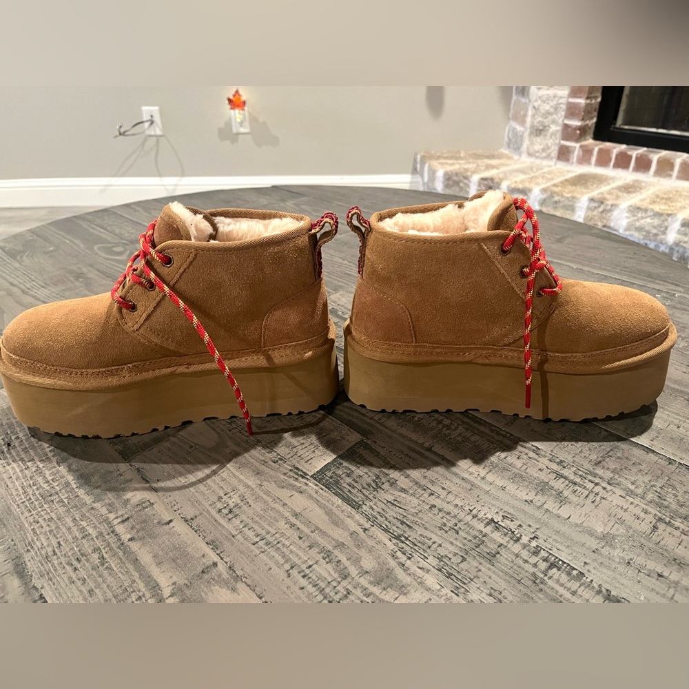 Uggs Neumel Heritage Platform boots